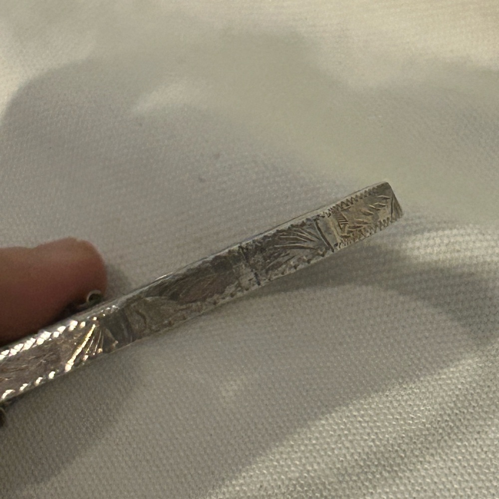 Vintage Sterling Silver Octagonal Engraved Hinged Bangle Bracelet - Picture 3 of 7